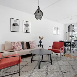 Sanders Arena - Precious Three-bedroom Close To Metro Station Copenhagen