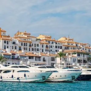 https://banus-boutique-muelle-del-ribera.es-andalucia.com